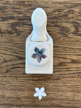 Martha Stewart Petal Flower Punch Craft Tool Scrapbooking Card Making Supply